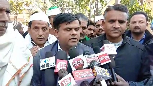 Muzaffarnagar: धरना देने पहुंचे किसान तो हटवा दिया लाउडस्‍पीकर- देखें Video