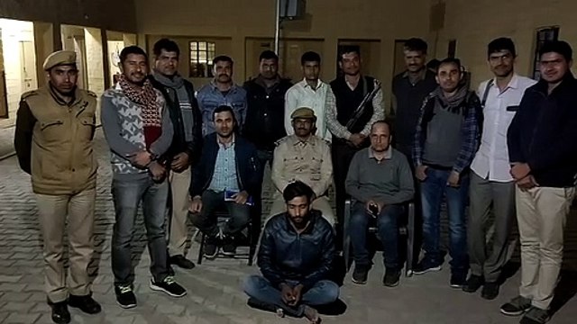 810 grams of smack seized in stolen car, one arrested