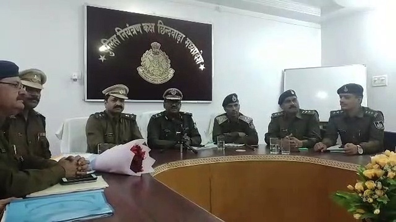Police officer: पुलिस अफसर ने कहा कुछ अपराध में...