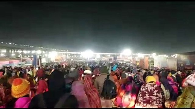 Sangam snan in Prayagraj on Mauni Amavasya