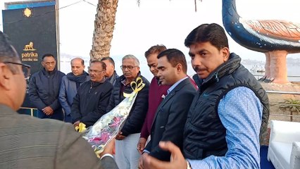 कोई जयपुर से आया तो कोई कनाड़ा से