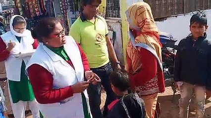 Polio medicine given to children