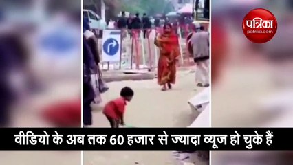 मां ने फेंकी गेंद तो बच्चे ने मारा ऐसा तगड़ा शॉट,दिल छू लेगा वीडियो