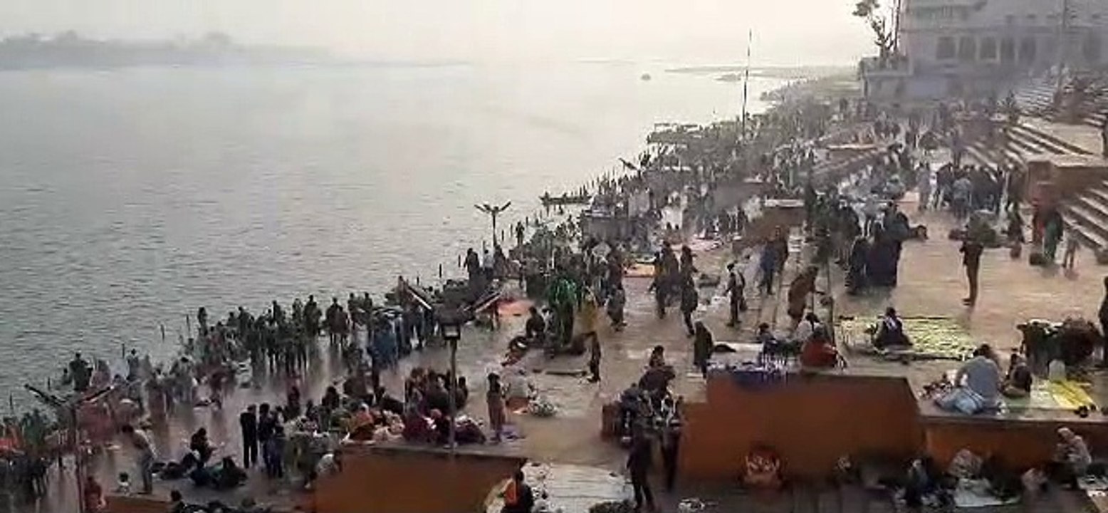 श्रृद्धालुओं ने पहले तिल का उवटन लगाकर किया स्नान, फिर हुआ दान-पुण्य