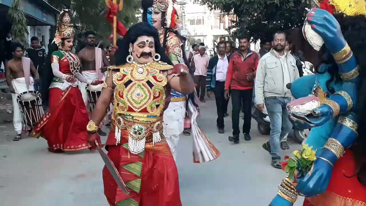 रथ पर सवार होकर नगर भ्रमण पर निकले भगवान अय्यपा