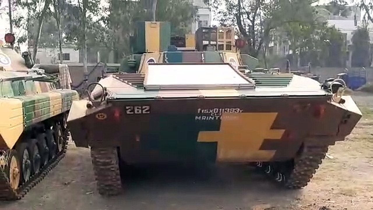 इंदौर में देर रात आए सेना के टैंक, उतरी हथियारों की खेप, रातभर चला सिलसिला, देखें
