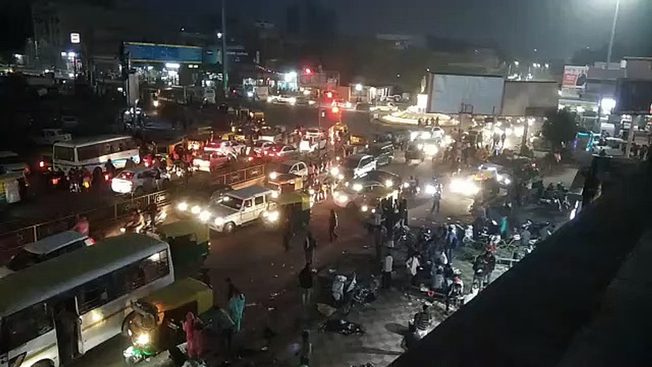 Traffic system crumbles, vehicles crawling