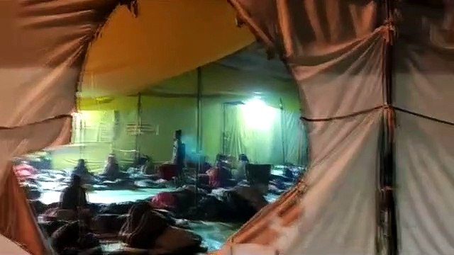 पंडाल के चारों तरफ पेट्रोल छिड़ककर नकाबपोशों ने लगा दी आग - देखें वीडियो