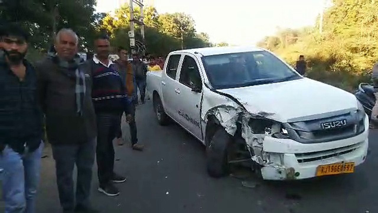 Confronted SUV car from wrong direction