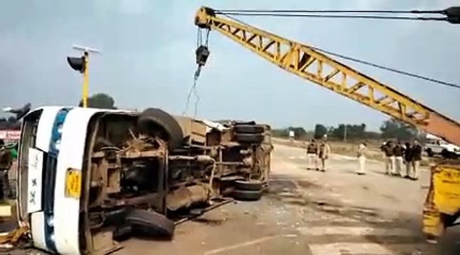 bus accident video: jabalpur horrible bus truck accident today
