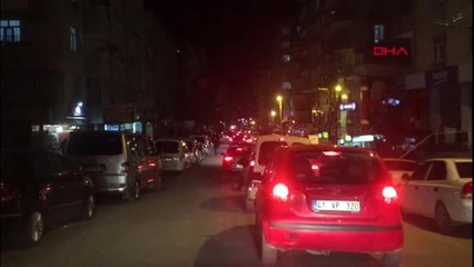 Mardin'de vatandaşlar fırın ve marketlere koştu, uzun kuyruklarda kavga çıktı