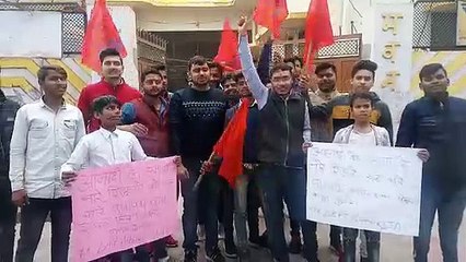 JNU violence  एबीवीपी ने फूंका वामपंथियों का पुतला