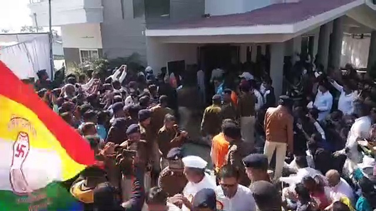 74 वर्ष की आयु में भी सिर्फ ढाई घंटे करते हैं व...