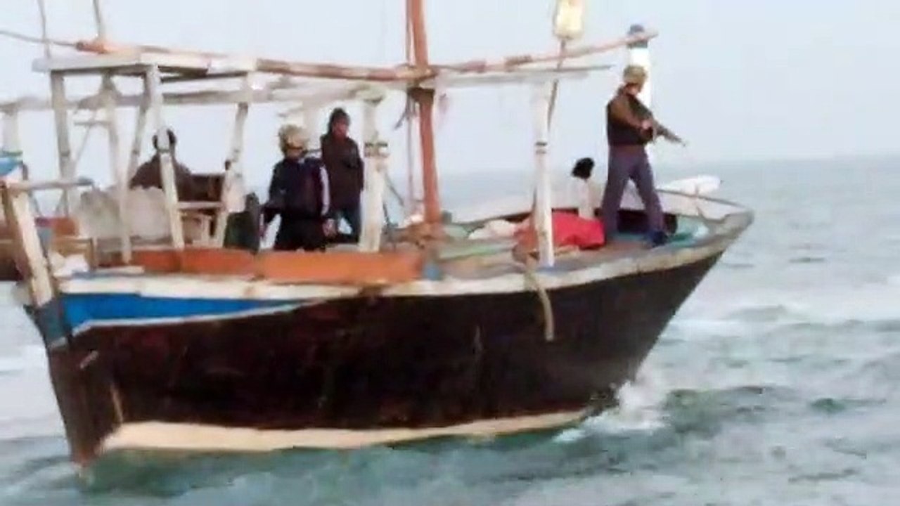 Gujarat: ATS, Coast Guard के संयुक्त ऑपरेशन ने पकड़ा Pakistan की ओर से भेजा नशीला जहर