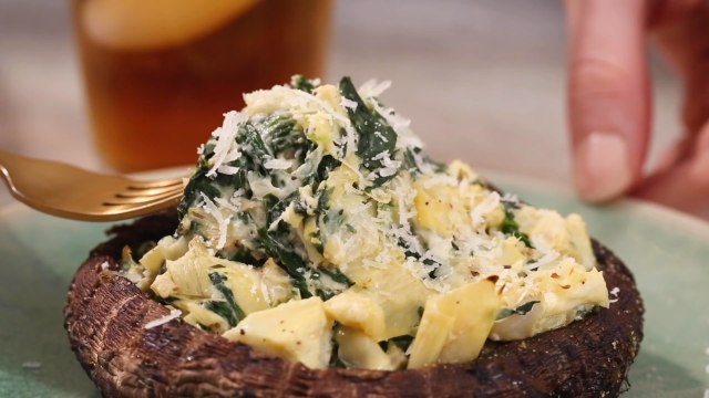 How to Make Spinach & Artichoke-Stuffed Portobello Mushrooms
