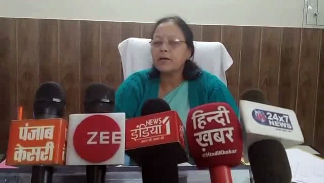 Hapur: CHC स्‍टाफ पर लगा झोलाछाप डॉक्‍टरों को सरकारी दवाएं बेचने का आरोप- देखें Video