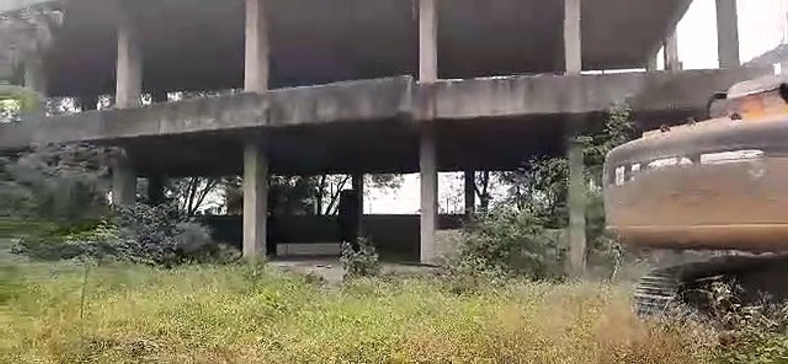 चंपू का अवैध क्लब हाउस ध्वस्त, बनाना चाहता था अय्याशी का अड्डा