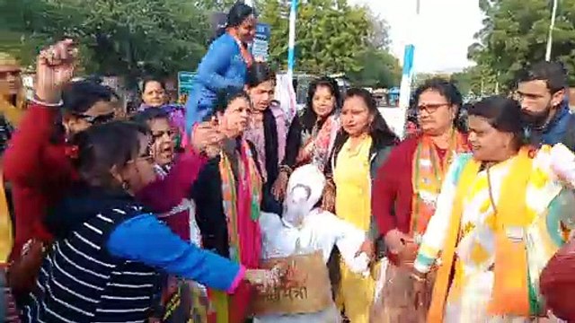 कोटा में बच्चों की मौत पर अजमेर में फूटा आक्रोश