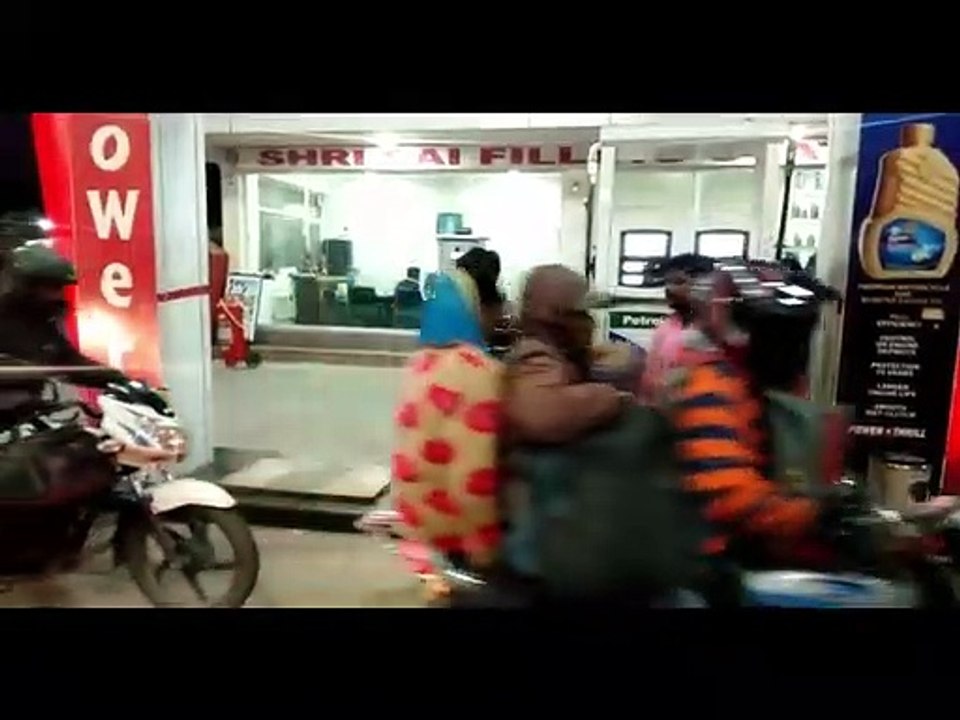 Moradabad: बोतल में पेट्रोल नहीं दिया तो युवक ने पेट्रोल लाकर पम्प को आग लगाने की कोशिश