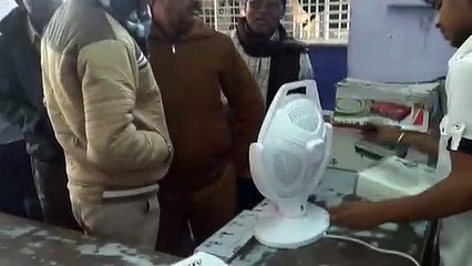 कड़ाके की सर्दी में कृत्रिम गर्मी का टोटा