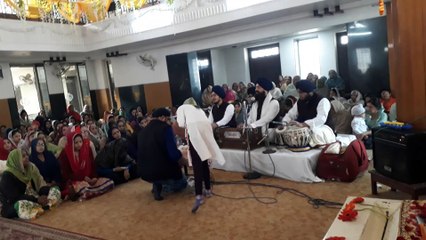 'वाहो वाहो गोविंद सिंह आपे गुर चेला...