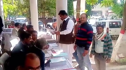 VIDEO : विस की टिकट मांगने वालों सहित 10 लोगों ने जिपं सदस्य बनने खरीदा नामांकन पत्र