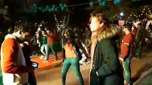 पुष्कर में झुमी देशी-विदेशी बालाएं...देखें वीडियो