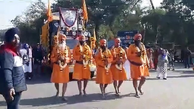 गुरु गोविंद सिंह के प्रकाश पर्व पर निकला नगर कीर्तन देखें वीडियो