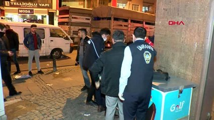 ÜMRANİYE'DE YASAĞIN ARDINDAN SATIŞ YAPMAYA DEVAM EDEN PAZARCILARA PARA CEZASI KESİLDİ