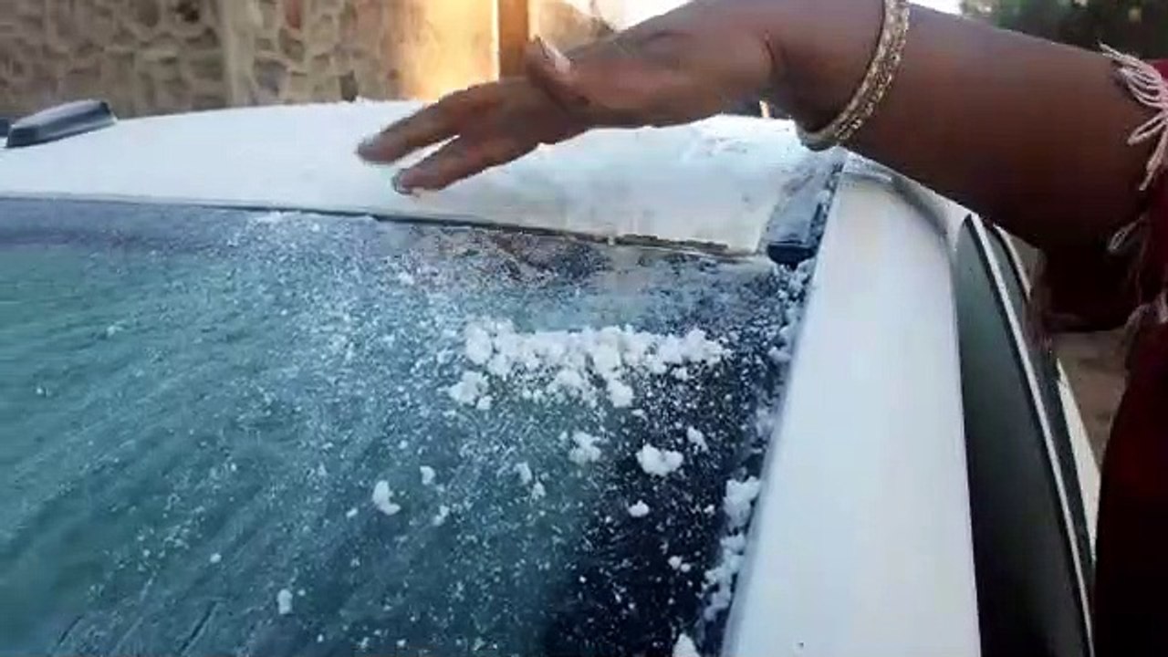 अजमेर में जमी बर्फ, जाते साल में कड़ाके की ठंड