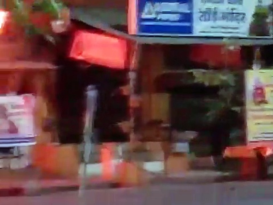 चार टैंकर पानी से पाया आग पर काबू