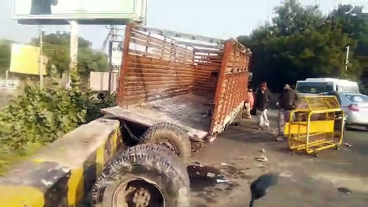 Truck tires collided with a collision with a bus