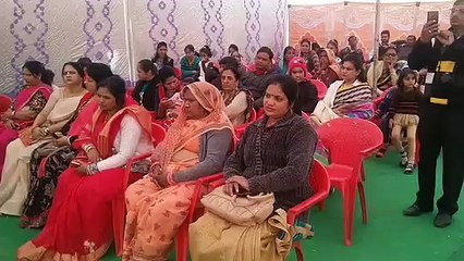 विस्थापितों को किए कंबल वितरित