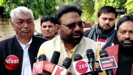 विरोध में हिंसा के बाद एसपी के पास पहुंचे सपा