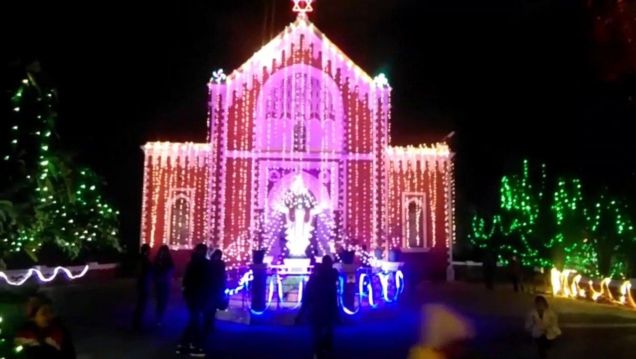 Chirstmas: ईशु के जन्म के साथ आधी रात से चर्च म...