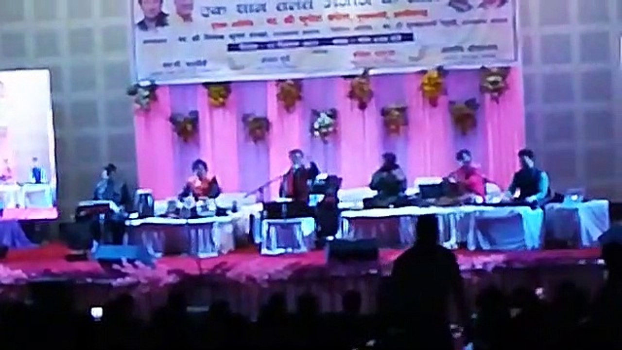 जो बीत गया है वो गुजर क्यों नहीं जाता बेनाम सा ये दर्द ठहर क्यों नहीं जाता