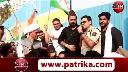 IPS की बात सुन ताली बजाने लगे CAA के प्रदर्शनकारी