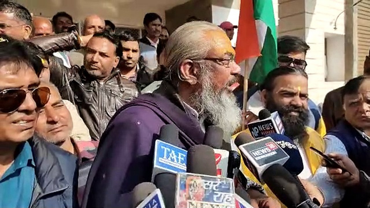पुष्कर में कैब के समर्थन में रैली निकाली