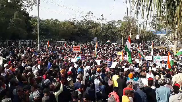 नागरिकता कानून का विरोध, किया प्रदर्शन- कलक्टे्रट पर धरने में कानून वापस लेने की मांगफो