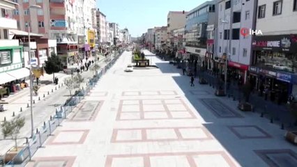Sultanbeyli Kent Meydanı korona virüs kapsamında yaya trafiğine kapatıldı