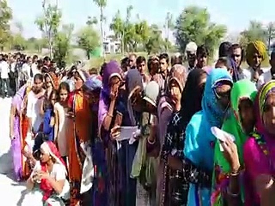 Black marketing of urea, relatives arriving in villages of Madhya Pradesh