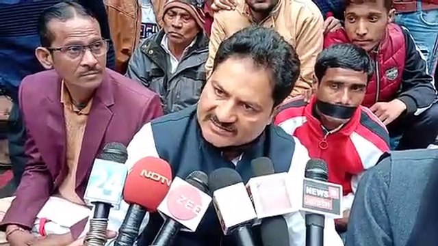 CAA के विरोध में प्रदर्शन कर रहे कांग्रेस नेता व कार्यकर्ता पुलिस हिरासत में, देखें Video