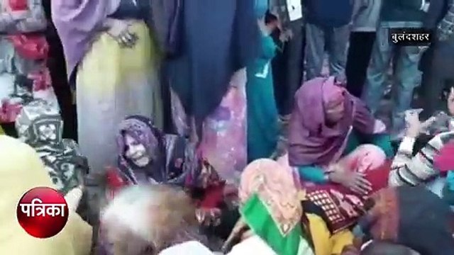 शाम के समय घर से निकली महिला का सुबह के समय खेत में पड़ा मिला शव