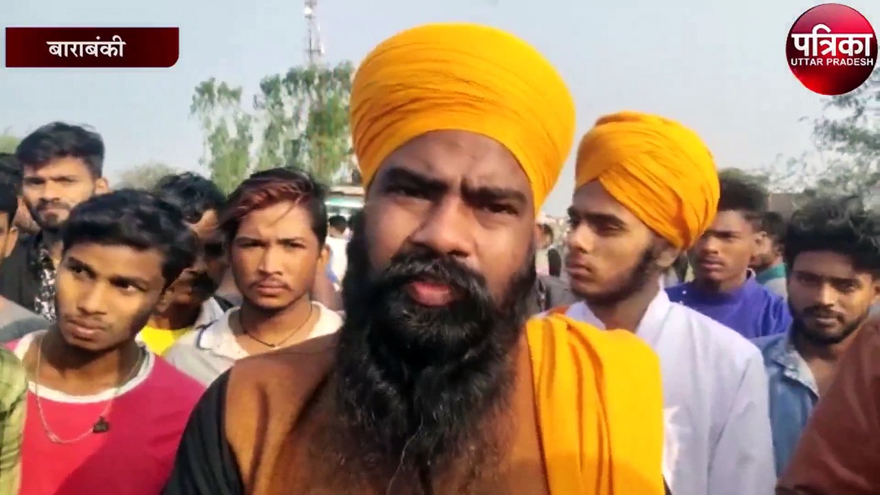 ड्राइवर ने डिवाइडर पर चढ़ा दी कार, दो की मौत कई घायल