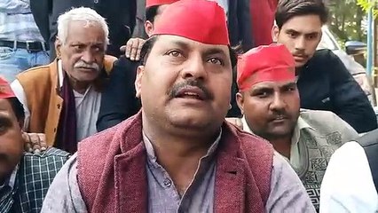 उन्नाव पीड़िता की मौत के बाद आक्रोश, सपा कार्यकर्ताओं का धरना
