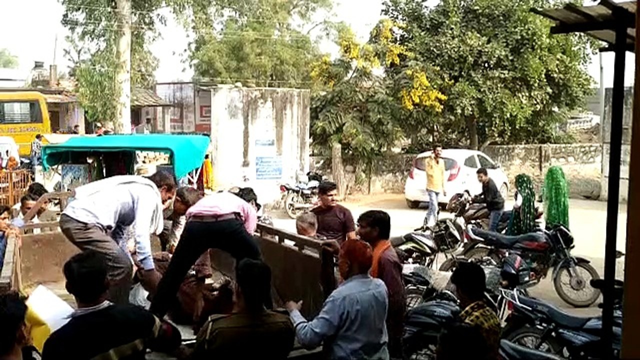 बाइक की आमने-सामने की भिड़ंत में एक की मौत, तीन घायल