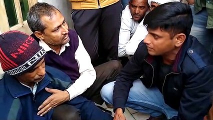 शहीद के पिता को मेजर ने बंधाया ढांढ़स