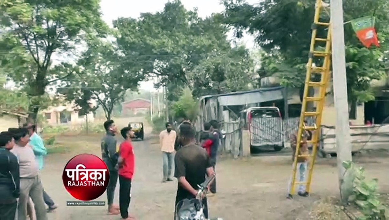 बांसवाड़ा : माही कॉलोनी में हाई वॉल्टेज से घरों में बिजली उपकरण जले, रातभर अंधेरे में रहे लोग