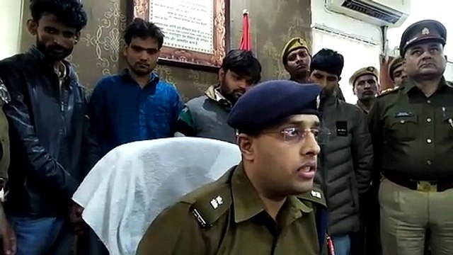 महंगी ब्रांडेड शराब की बोतलों में भरी जा रही थी हरियाणा से लाई गई शराब