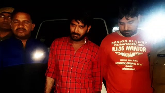 Sikar's number on stolen SUV from Delhi, two youths were taken to junk